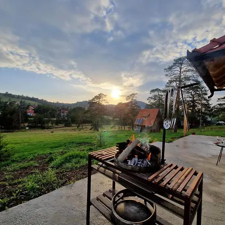 Skroviste, Zlatibor-vodice بيت للعطل